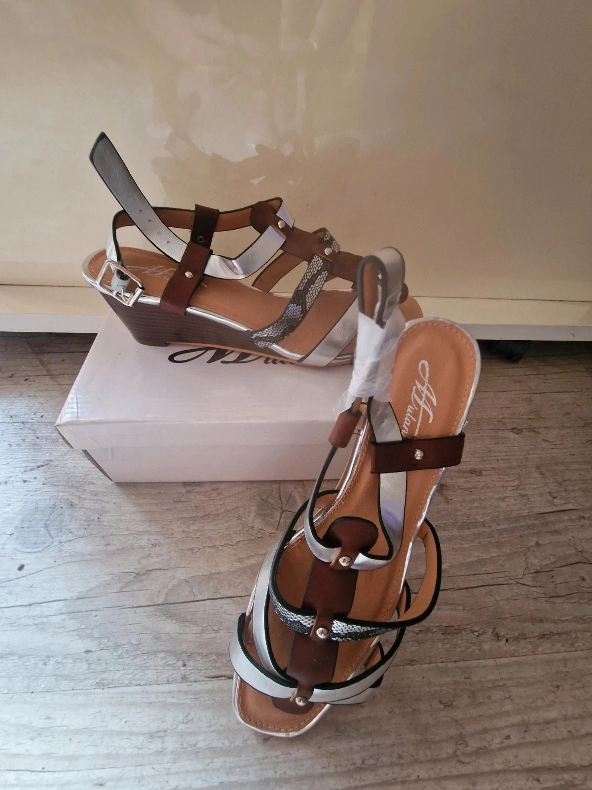 Chaussures neuves